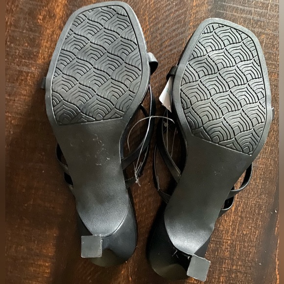 Maurice’s Black Minimalistic Sandal Heel 6.5 - Picture 8 of 16